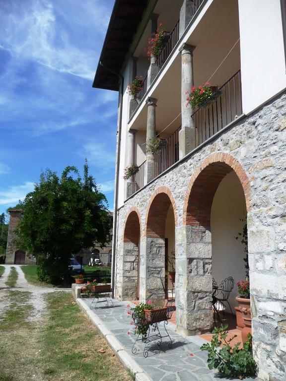カステルヌオーヴォ・ディ・ガルファニャーナ Agriturismo La Palazzinaヴィラ エクステリア 写真