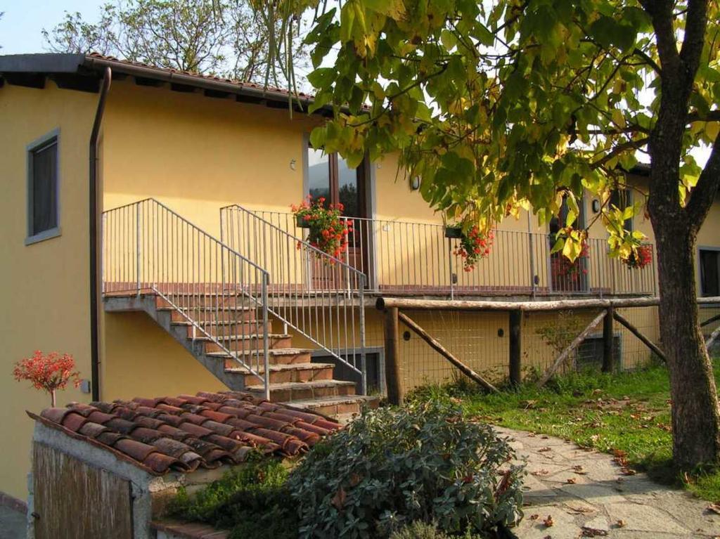 カステルヌオーヴォ・ディ・ガルファニャーナ Agriturismo La Palazzinaヴィラ エクステリア 写真