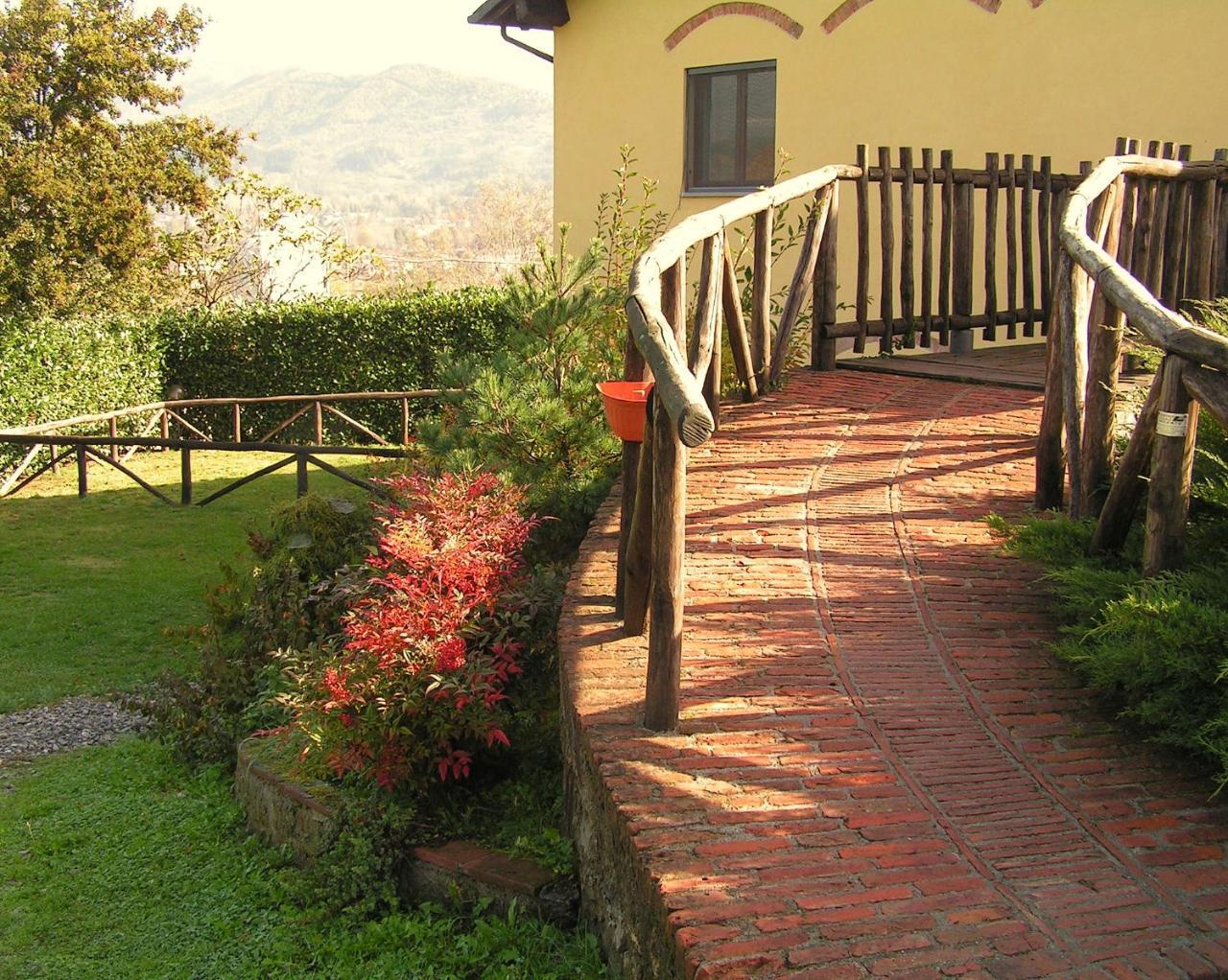 カステルヌオーヴォ・ディ・ガルファニャーナ Agriturismo La Palazzinaヴィラ エクステリア 写真